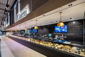 Pressemitteilung | Jacqueline Bila und Marktleiter David Pietrusiak eröffneten Marktkauf Sundern