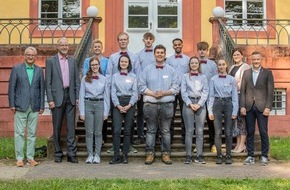 tegut... gute Lebensmittel GmbH & Co. KG: Presseinformation: Neue Teilnehmende auf dem Weg in eine Führungsposition - Auftakt für den tegut… Handelsfachwirtjahrgang 2023