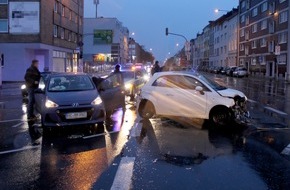 Polizei Aachen: POL-AC: Zwei Verletzte bei Verkehrsunfall