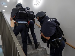 POL-FR: Freiburg: Gemeinsame Übung des Universitätsklinikums Freiburg und dem Polizeipräsidiums Freiburg - rund 200 Beteiligte trainieren für den Ernstfall