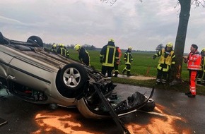 Polizeiinspektion Stade: POL-STD: Zwei Autoinsassen bei Unfall in Drochtersen-Aschhorn schwer verletzt
