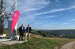 Deutsche Telekom AG: Aue-Bad Schlema. Neuer Mobilfunkmast in Wildbach schließt Funkloch