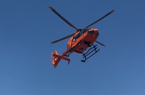 Feuerwehr Oberhausen: FW-OB: Rettungshubschrauber landet auf Parkplatz zur Unterstützung des Rettungsdienstes