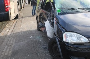 Polizei Minden-Lübbecke: POL-MI: 15-Jähriger bei Busunfall verletzt