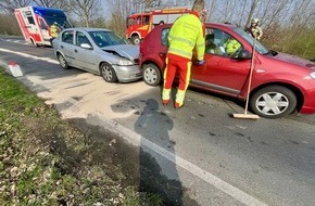 Freiwillige Feuerwehr Hünxe: FW Hünxe: Auslaufende Betriebsmittel nach Verkehrsunfall