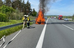 Feuerwehr Helmstedt: FW Helmstedt: PKW Brand auf der BAB2