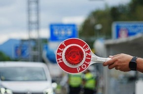 Bundespolizeidirektion M&uuml;nchen: Bundespolizeidirektion M&uuml;nchen: Schleusung, waffenrechtliche Verst&ouml;&szlig;e und Haftbefehle: Bundespolizei zieht Bilanz der letzten vier Tage