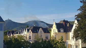 Freiwillige Feuerwehr Bad Honnef: FW Bad Honnef: Schuppenbrand greift auf 24.000m² Vegetation über