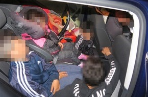 Polizei Dortmund: POL-DO: Mit 190 km/h auf der B1 in Dortmund: Fünf Kinder im Rückraum, drei nicht angeschnallt