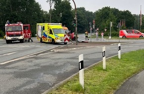 Freiwillige Feuerwehr Gemeinde Schiffdorf: FFW Schiffdorf: Fahrerin nach Seitenaufprall durch Feuerwehr gerettet