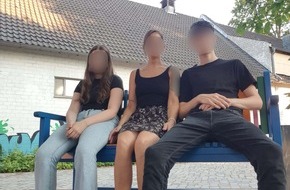 Kreispolizeibeh&ouml;rde Rhein-Kreis Neuss: POL-NE: Gemeinsam stark f&uuml;r die Landesgartenschau: Jugendliche von "Kurve kriegen" gestalten Kommunikationsb&auml;nke mit dem Kaufhaus Wertvoll der Caritas in D&uuml;sseldorf