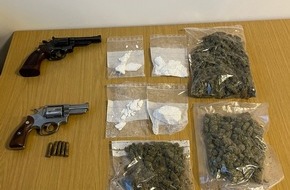 Polizeidirektion Neum&uuml;nster: POL-NMS: 251219-1-pdnms Nach Fund von Bet&auml;ubungsmitteln und Schusswaffen im Kreisgebiet Rendsburg - drei Beschuldigte in Untersuchungshaft