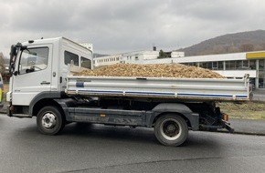 Polizeipräsidium Mittelhessen - Pressestelle Lahn - Dill: POL-LDK: Polizei kontrolliert + Solarmodule am ehemaligen Depot geklaut + Schuppen aufgebrochen + Unfall im Kreuzungsbereich + Hibike gestohlen + Unfallfluchten