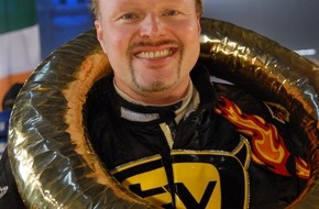 ProSieben: Dreck, Schweiß und jede Menge Sekt - ÂDie große TV total Stock Car Crash Challenge 2006Â: Sieg für Stefan Raab, hervorragende Quoten für ProSieben