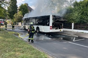 Feuerwehr und Rettungsdienst Bonn: FW-BN: Erneut brennt ein Linienbus komplett aus - Keine verletzten Personen