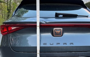 Polizei Hagen: POL-HA: Zeugen nach Unfallflucht im Lennetal gesucht - Beweismittel sichergestellt