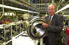 Miele & Cie. KG: Rudolf Miele: "Weltweite Position als Innovationsführer in der Wäschepflege" / Miele wäscht mit Schontrommel und neuem Antrieb so sanft wie nie / Waschvollautomat Softtronic W 487 WPS jetzt in Deutschland im Handel