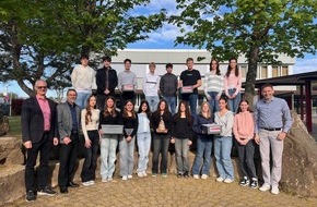 Verband der Chemischen Industrie e.V. Baden-W&uuml;rttemberg: Neue Laborausstattung f&uuml;r die Realschule Karlsbad