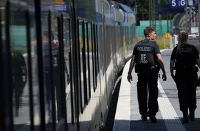 Bundespolizeidirektion München: Bundespolizeidirektion München: Ausstieg verpasst - Serbe mit 25.000 Euro Bargeld unerlaubt eingereist