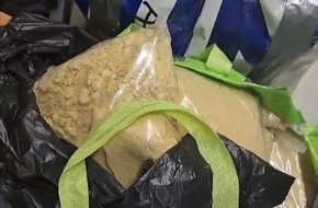 Polizeiinspektion Emsland/Grafschaft Bentheim: POL-EL: Bad Bentheim - Rund 100 Kilo Heroin im Wert von circa 4,1 Million Euro beschlagnahmt (Gemeinsame Pressemitteilung der PI Emsland/Grafschaft Bentheim und der Bundespolizeiinspektion Bad Bentheim)