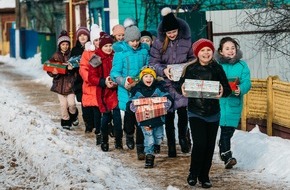 Weihnachten im Schuhkarton: 406.563 bedürftige Kinder werden durch "Weihnachten im Schuhkarton" beschenkt / Die beliebteste Geschenkaktion ist auf Wachstumskurs
