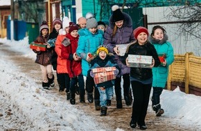 Weihnachten im Schuhkarton: 406.563 bedürftige Kinder werden durch "Weihnachten im Schuhkarton" beschenkt / Die beliebteste Geschenkaktion ist auf Wachstumskurs