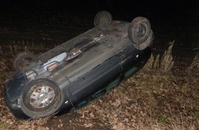 Polizeiinspektion Cuxhaven: POL-CUX: Fahrzeug überschlagen, Foto in der Pressemappe++ Fahren ohne Fahrerlaubnis und unter Drogeneinfluss- Fahrzeugschlüssel sichergestellt++