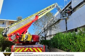 Feuerwehr München: FW-M: Reanimation auf Baugerüst (Messestadt Riem)