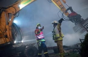 Kreisfeuerwehrverband Segeberg: FW-SE: Großfeuer im Gewerbegebiet Bad Bramstedt