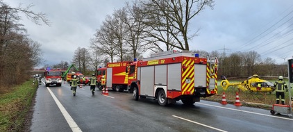 Freiwillige Feuerwehr Werne: FW-WRN: TH_PERSON_KLEMMT - VU 2 LKW / Frontalzusammenstoss / ein eingeklemmter