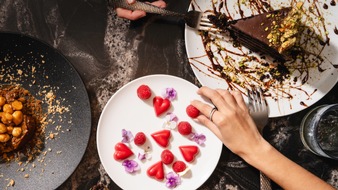 OpenTable: Mehr als Romantik: Warum der Valentinstag nicht mehr nur für Paare reserviert ist