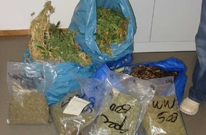 Polizeidirektion Göttingen: POL-GOE: (757) Marihuanaplantage auf dem Spitzboden - Polizei "erntet" 120 Pflanzen