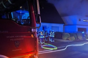 Feuerwehr der Stadt Arnsberg: FW-AR: Feuerwehr rückt zu Carportbrand aus