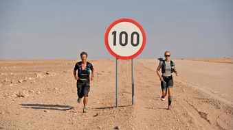 SWR - Südwestrundfunk: Reisehelden - 1.000 km zu Fuß durch die Wüste Namib / 5.7. ARD Mediathek / 6.7., 20:15 Uhr im SWR Fernsehen