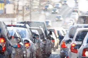 Klare Sicht trotz nasskalten Winterwetters: Vier Tipps gegen beschlagene  Autoscheiben