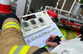 Feuerwehr Bergisch Gladbach: FW-GL: Senior durch Chlorbleichlauge schwer verletzt