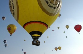 Warsteiner Brauerei: Vorankündigung: 16. Warsteiner Internationale Montgolfiade vom 1. bis zum 10. September 2006 / Europas größtes jährlich stattfindendes Ballonfestival beginnt