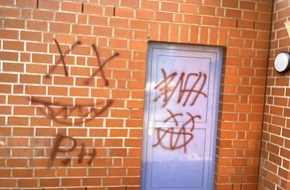 Polizeiinspektion Ludwigslust: POL-LWL: Graffiti-Schmierereien an Parchimer Sporthalle - Polizei sucht Zeugen