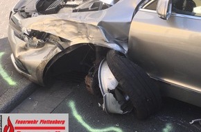 Feuerwehr Plettenberg: FW-PL: Feuermeldung und Verkehrsunfall