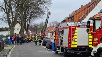 Feuerwehr Hückelhoven: FW Hückelhoven: Feuermeldung mit Menschenleben in Gefahr