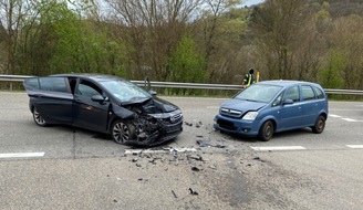 Polizeiinspektion Lauterecken: POL-PILEK: Zwei Leichtverletzte nach Frontalzusammensto&szlig;