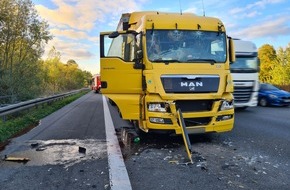 Freiwillige Feuerwehr Lehrte: FW Lehrte: Brennendes Traktorgespann mit Strohballen, eine getroffene Gasleitung und ein LKW Unfall auf der Autobahn A2: 3 Einsätze in 70 Minuten