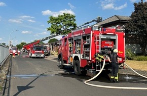 Freiwillige Feuerwehr der Stadt Goch: FF Goch: Erheblicher Sachschaden durch Abflämmarbeiten