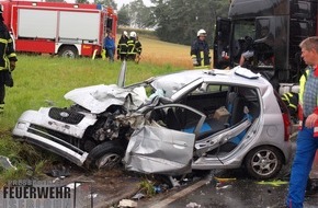 Feuerwehr Iserlohn: FW-MK: Verkehsunfall mit eingeklemmter Person