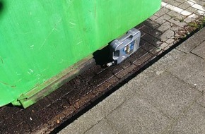 Polizeiinspektion Osnabr&uuml;ck: POL-OS: Wallenhorst: Alt&ouml;l-Frevel im Morgengrauen - Polizei ermittelt nach dreister Umweltverschmutzung an der Kurt-Schumacher-Stra&szlig;e