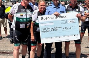 Polizeipräsidium Rheinpfalz: POL-PPRP: Vor-Tour der Hoffnung - Polizeipräsident Andreas Sarter übergibt Spendenscheck