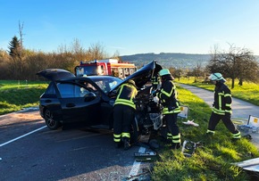 KFV Bodenseekreis: Zwei Verletzte nach Frontalzusammenstoß auf B33 bei Markdorf