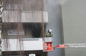 Feuerwehr und Rettungsdienst Bonn: FW-BN: Zimmerbrand in Graurheindorf - Eine verletzte Personen durch Zimmerbrand