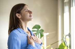 Emser: T&auml;gliche Nasendusche von EMSER&reg;: bei Heuschnupfen und Allergien