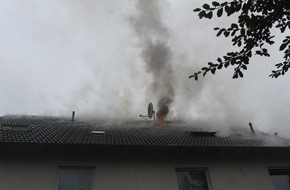 Polizei Hagen: POL-HA: Brand in einem Mehrfamilienhaus in Altenhagen - Drei Personen leicht verletzt